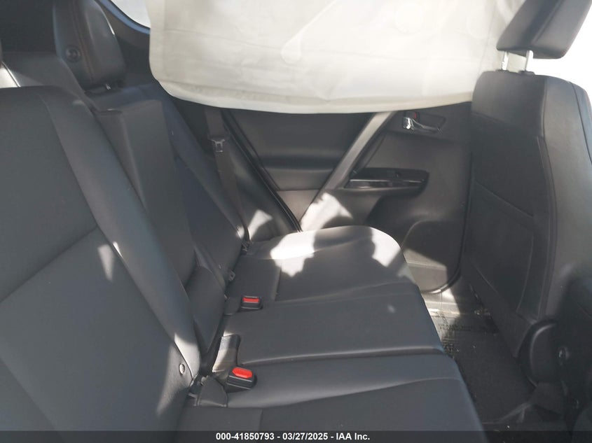 2017 TOYOTA RAV4 SE - JTMNFREV7HJ140792