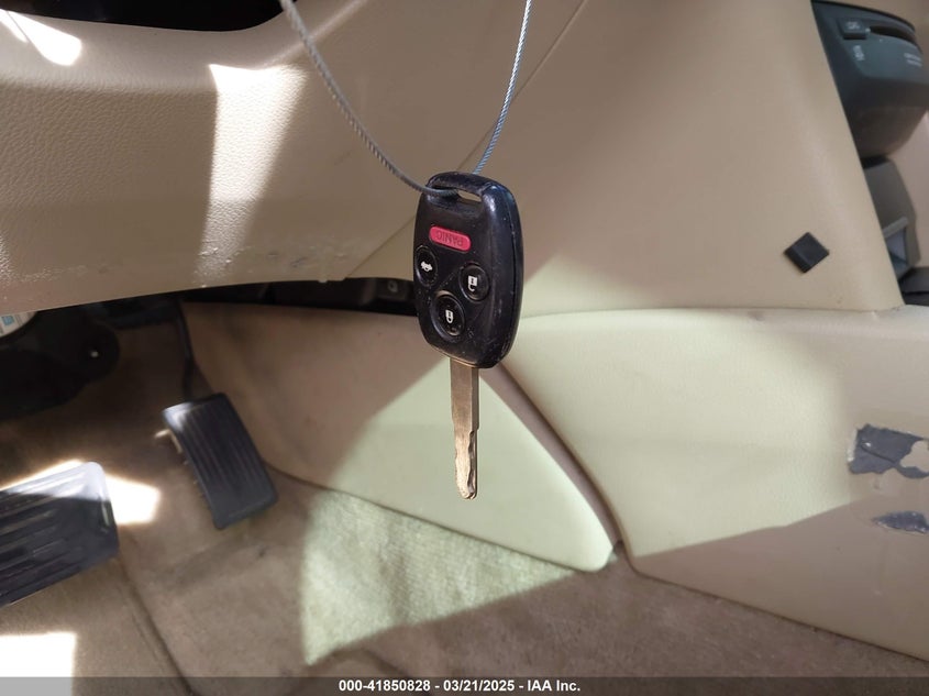 2008 HONDA ACCORD VIN: 1HGCP26878A108172