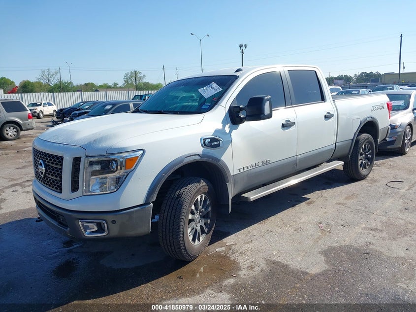 1N6BA1F46KN533916 2019 NISSAN TITAN photo no. 2