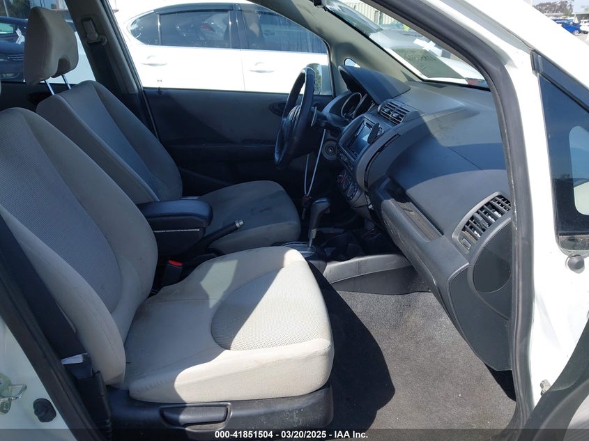 2007 HONDA FIT VIN: JHMGD38657S061824