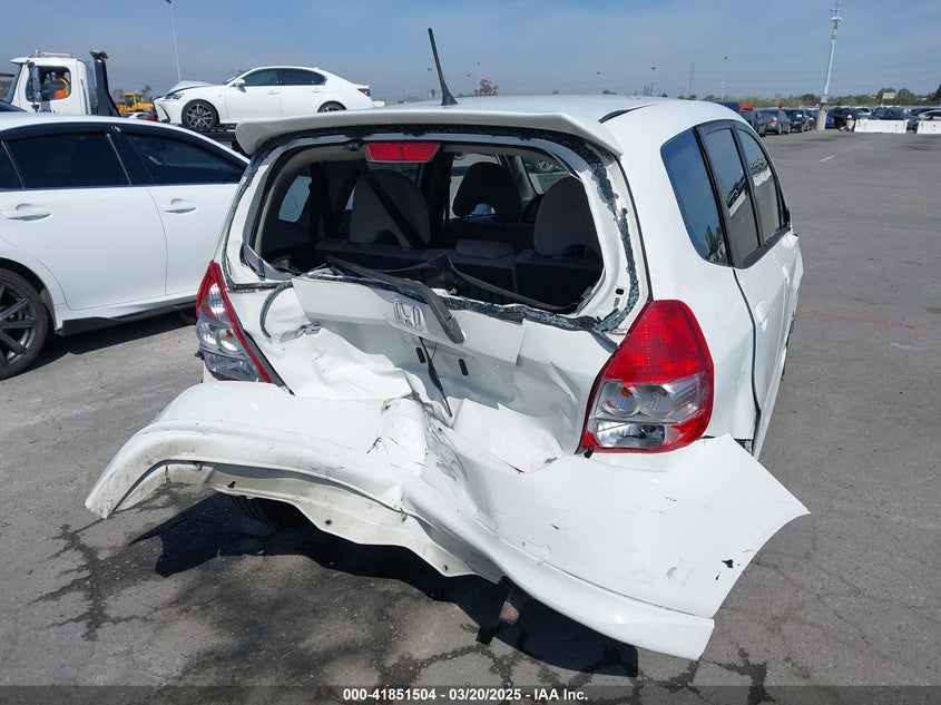 2007 HONDA FIT VIN: JHMGD38657S061824