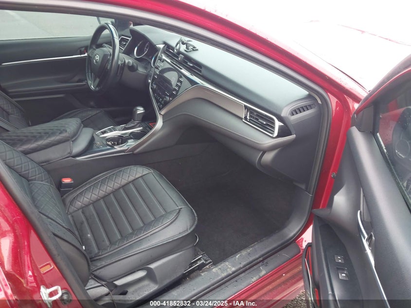 2018 TOYOTA CAMRY VIN: 4T1B21HK2JU501752