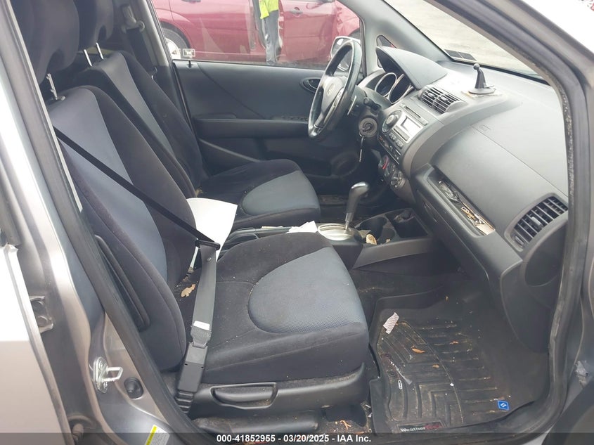 2008 HONDA FIT VIN: JHMGD38668S069724