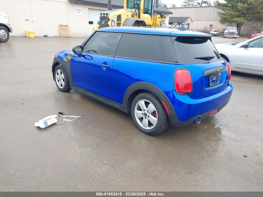 2016 MINI HARDTOP VIN: WMWXP5C51GT739947