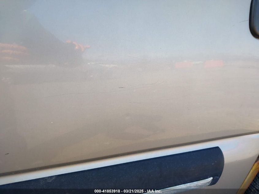 2001 Chevrolet Tahoe Ls VIN: 1GNEK13T51J260439 Lot: 41853918