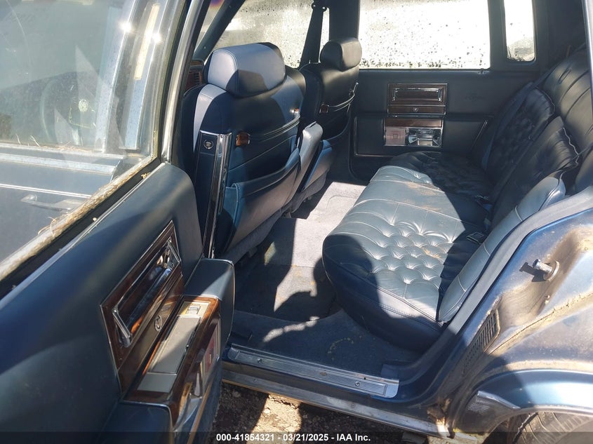 1992 Cadillac Brougham VIN: 1G6DW54EXNR707566 Lot: 41854321