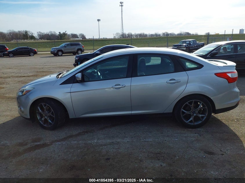 2014 FORD FOCUS VIN: 1FADP3F24EL371357