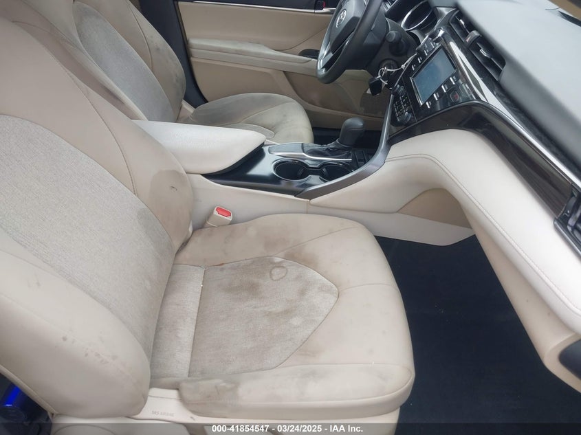 2019 TOYOTA CAMRY LE - 4T1B11HK4KU848696