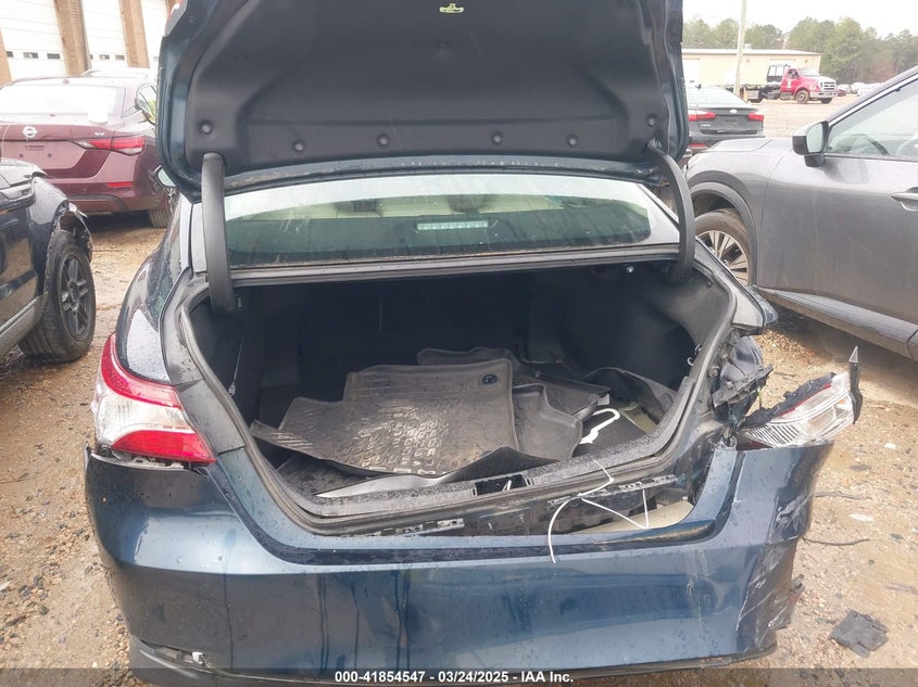 2019 TOYOTA CAMRY LE - 4T1B11HK4KU848696