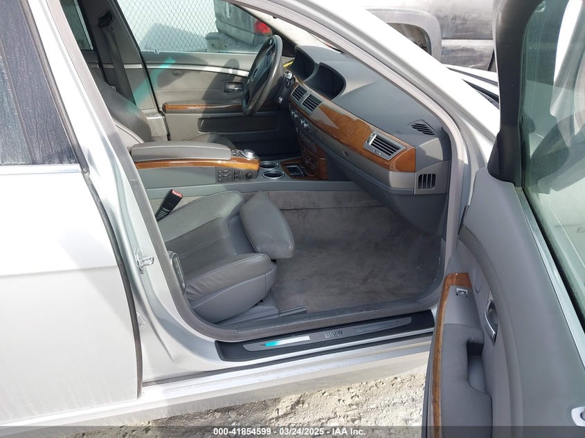 2007 BMW 750LI VIN: WBAHN83527DT65211