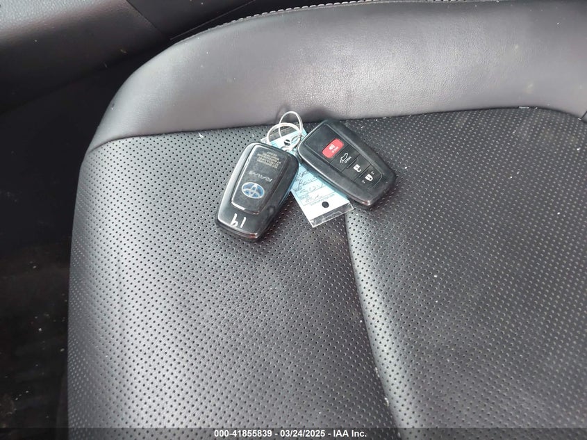 2019 TOYOTA RAV4 VIN: 2T3DWRFV7KW029016
