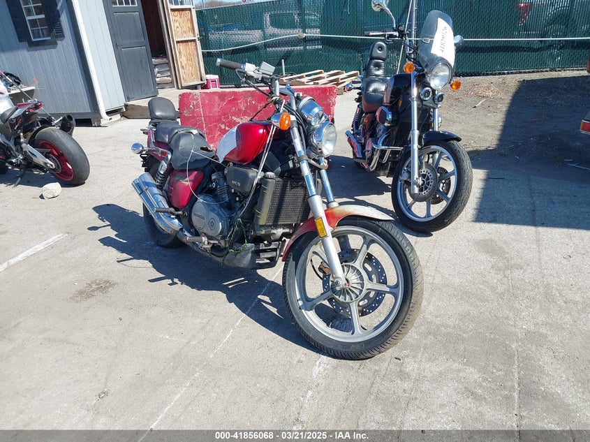 1HFRC2105HA308074 HONDA VF700 Photo 1