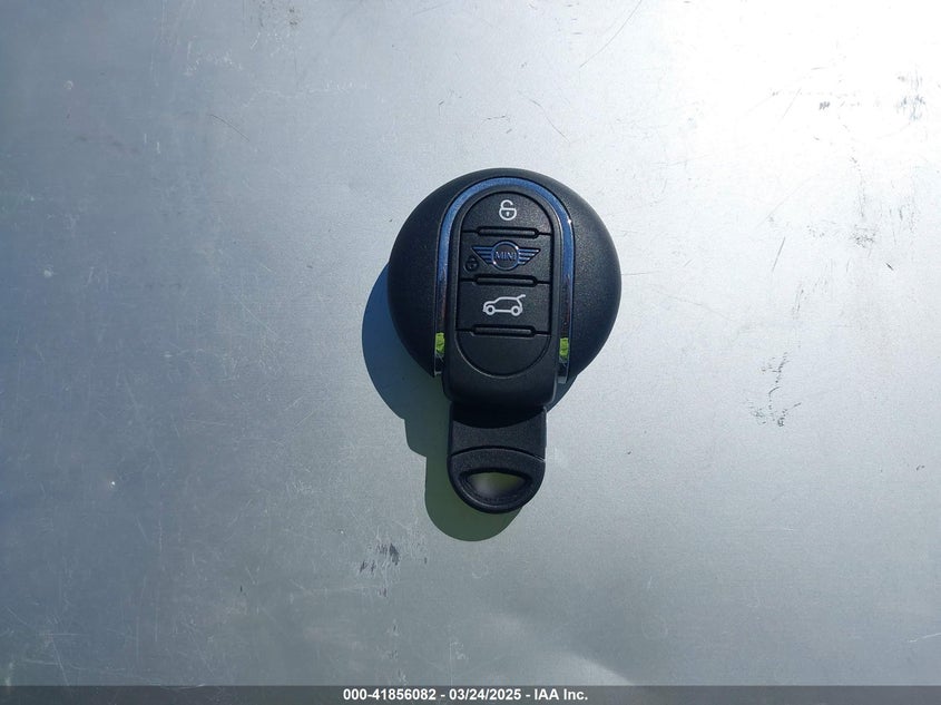 2020 MINI COOPER VIN: WMWXU9C06L2L39385