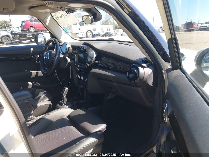 2020 MINI COOPER VIN: WMWXU9C06L2L39385