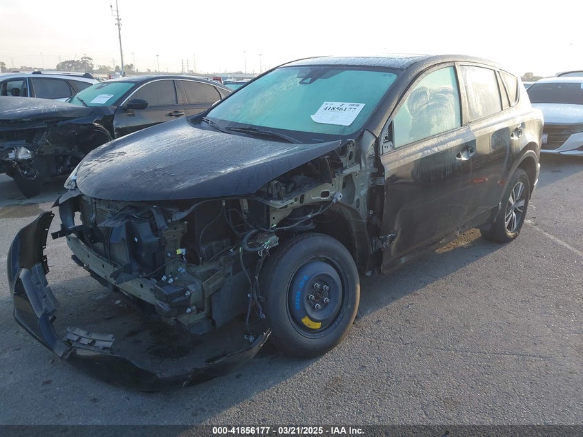 VIN 2T3WFREV2JW483635 2018 TOYOTA RAV4 XLE