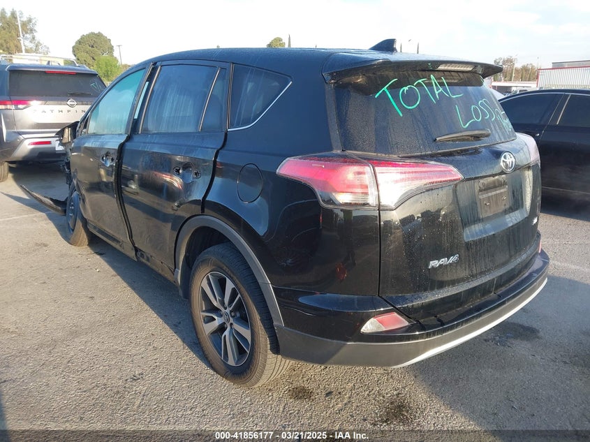 VIN 2T3WFREV2JW483635 2018 TOYOTA RAV4 XLE