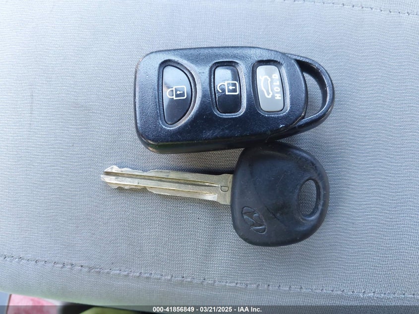 2008 HYUNDAI ELANTRA VIN: KMHDU46D98U576418