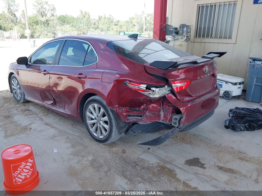 2018 TOYOTA CAMRY LE - 4T1B11HK8JU547847