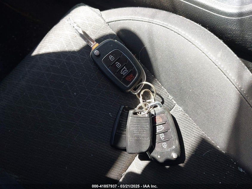 2017 HYUNDAI TUCSON SE - KM8J3CA4XHU315340