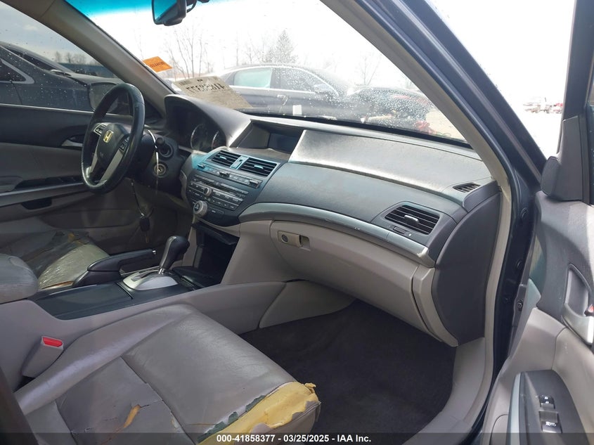 2008 HONDA ACCORD VIN: 1HGCP26838A118181