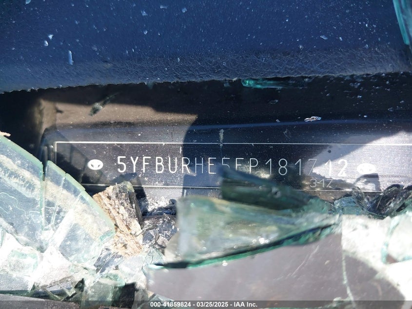 2015 TOYOTA COROLLA VIN: 5YFBURHE5FP181712