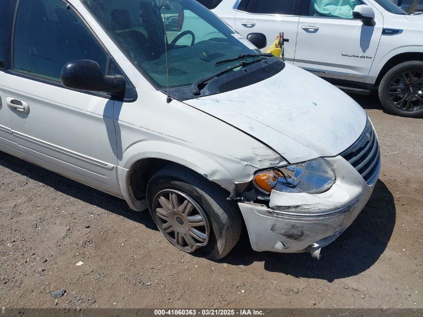 2005 Chrysler Town & Country Limited VIN: 2C8GP64L65R17782 Lot: 41860363