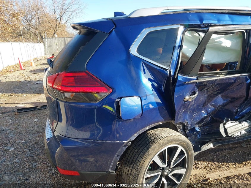 VIN 5N1AT2MV5HC858874 2017 NISSAN ROGUE SL