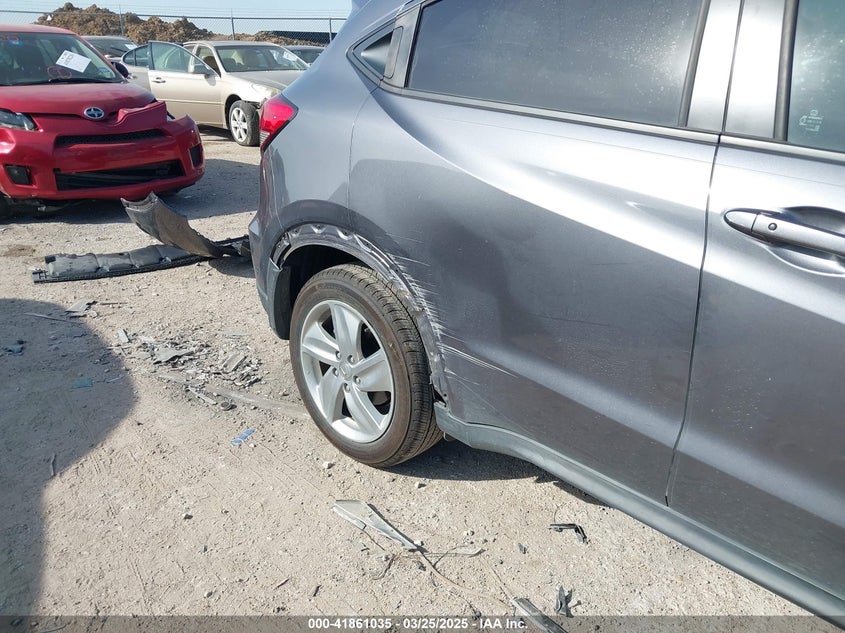 2019 HONDA HR-V VIN: 3CZRU5H56KM730868