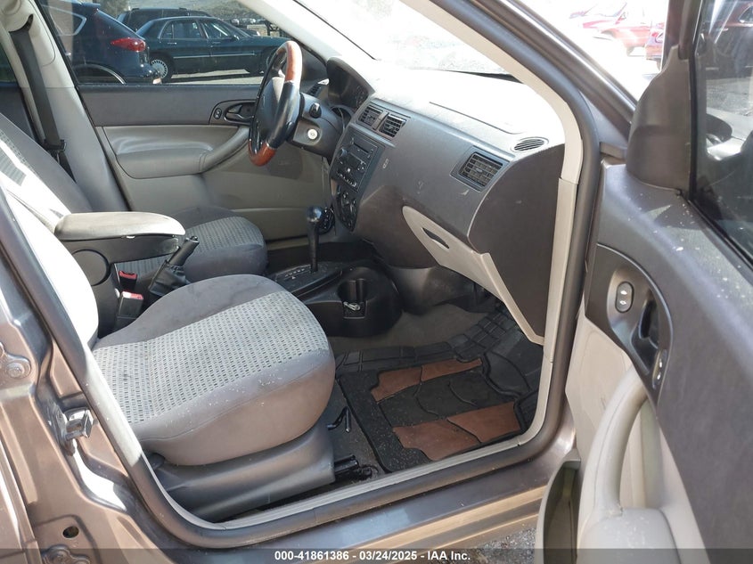 2007 FORD FOCUS VIN: 1FAFP34N87W211893