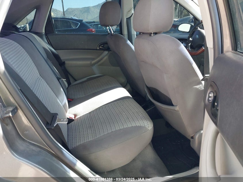 2007 FORD FOCUS VIN: 1FAFP34N87W211893