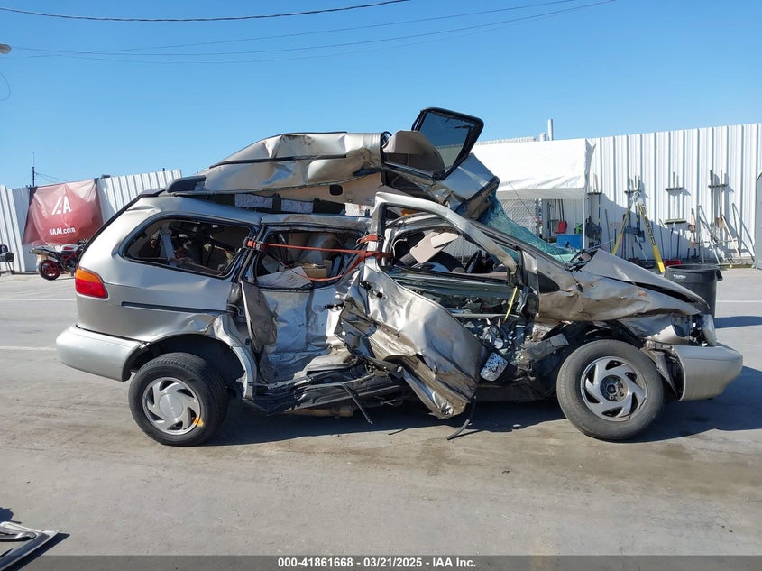 2000 Toyota Sienna Xle VIN: 4T3ZF13CXYU318510 Lot: 41861668