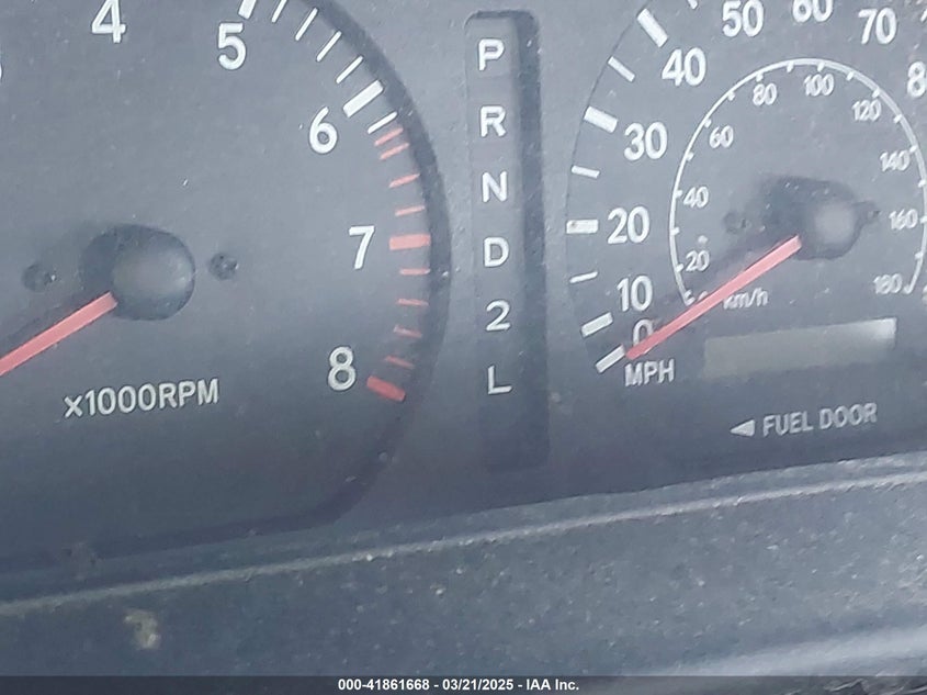 2000 Toyota Sienna Xle VIN: 4T3ZF13CXYU318510 Lot: 41861668