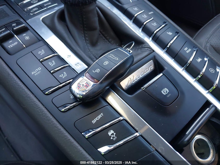 2018 PORSCHE MACAN - WP1AA2A59JLB03147