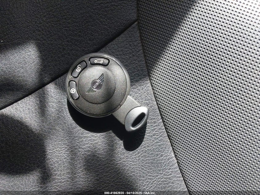 2008 Mini Cooper Clubman VIN: WMWML335X8TJ46527 Lot: 41862935