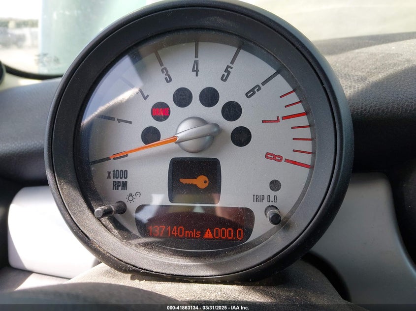 2011 MINI COOPER VIN: WMWSU3C51BT183574