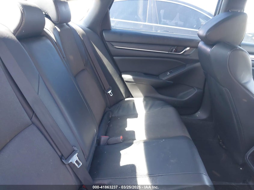 2018 HONDA ACCORD VIN: 1HGCV1F3XJA738035