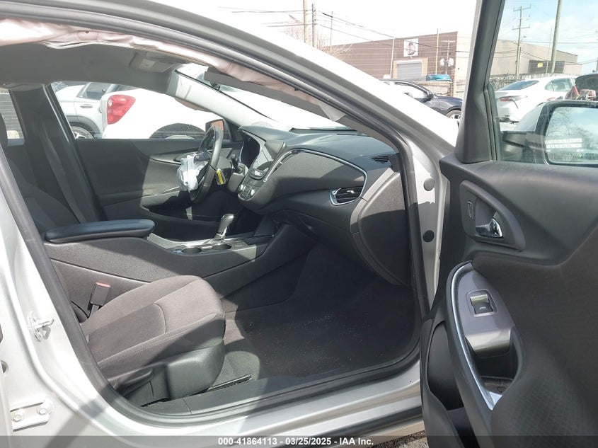 2019 CHEVROLET MALIBU VIN: 1G1ZD5ST2KF193082