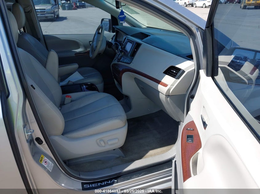 2013 TOYOTA SIENNA VIN: 5TDYK3DC5DS307993