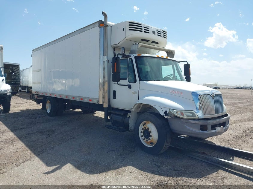 2005 INTERNATIONAL 4000 4300