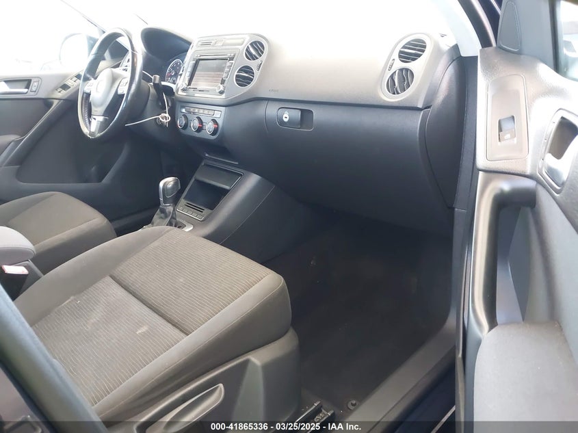 2015 VOLKSWAGEN TIGUAN VIN: WVGAV7AX0FW611609