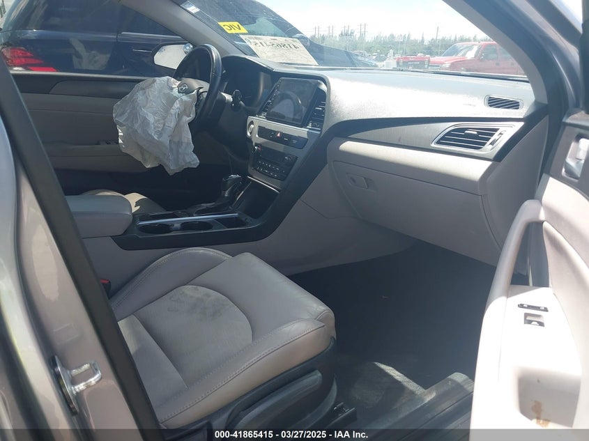 2015 HYUNDAI SONATA VIN: 5NPE34AF8FH060529