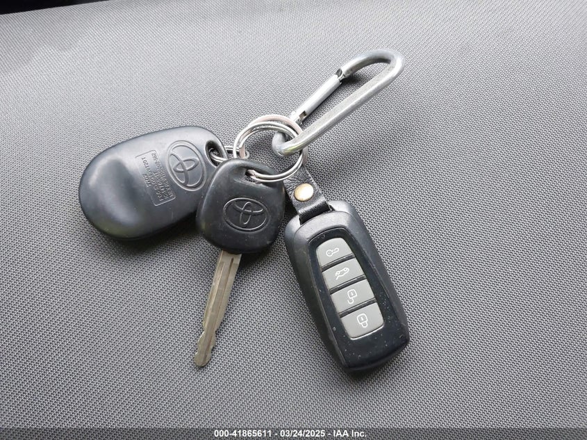 2017 TOYOTA TUNDRA SR5 5.7L V8 - 5TFDW5F13HX661540