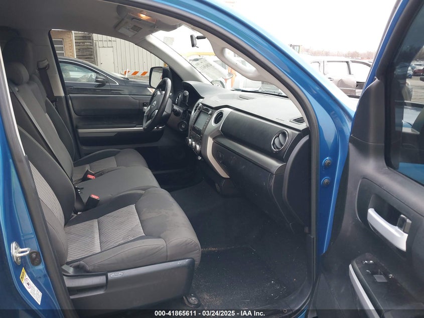 2017 TOYOTA TUNDRA SR5 5.7L V8 - 5TFDW5F13HX661540