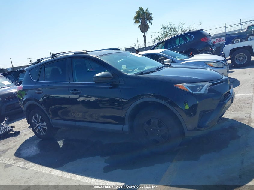 2018 TOYOTA RAV4 LE - 2T3ZFREVXJW493701