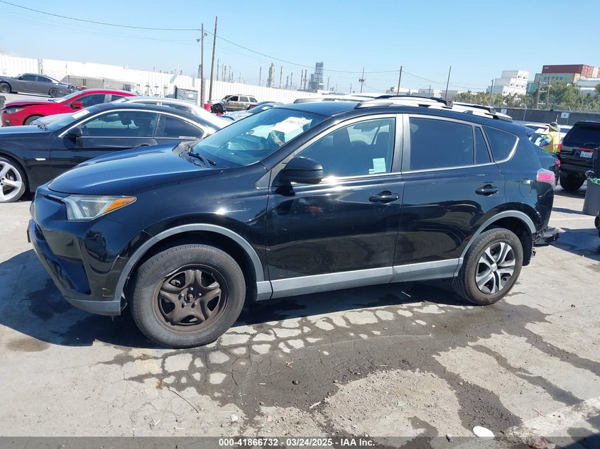 2018 TOYOTA RAV4 LE - 2T3ZFREVXJW493701
