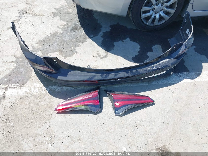 2018 TOYOTA RAV4 LE - 2T3ZFREVXJW493701