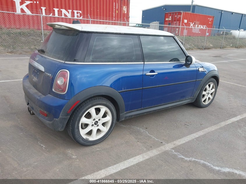 2007 MINI COOPER S VIN: WMWMF73517TL88586