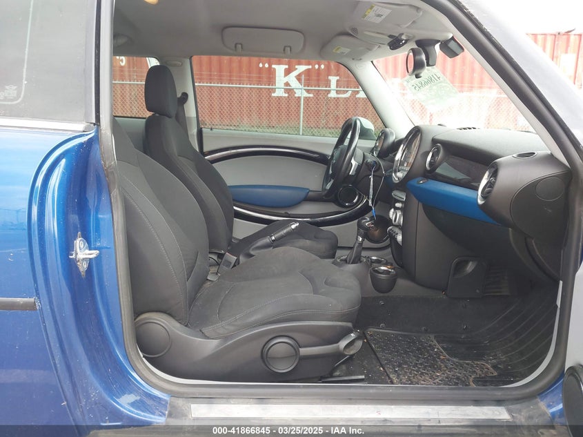 2007 MINI COOPER S VIN: WMWMF73517TL88586