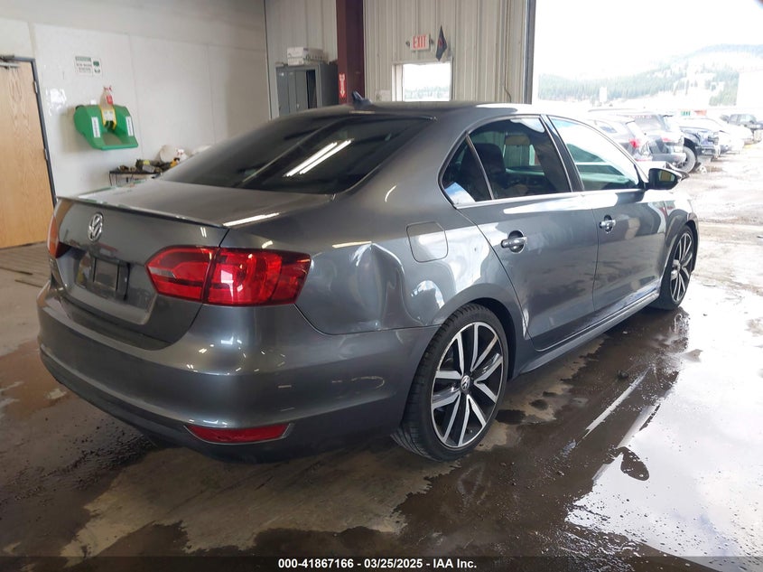 2013 VOLKSWAGEN JETTA VIN: 3VW567AJ2DM232846