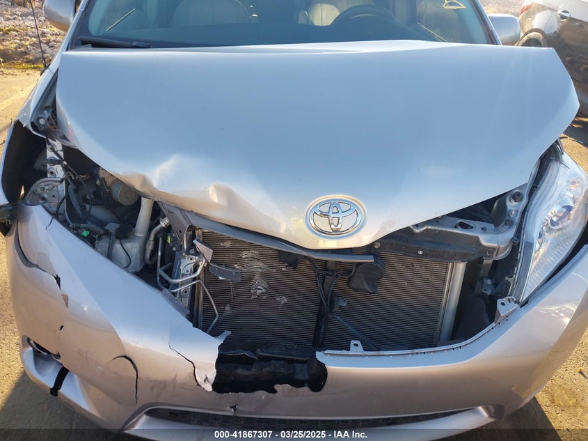 2014 TOYOTA SIENNA VIN: 5TDYK3DC9ES508300